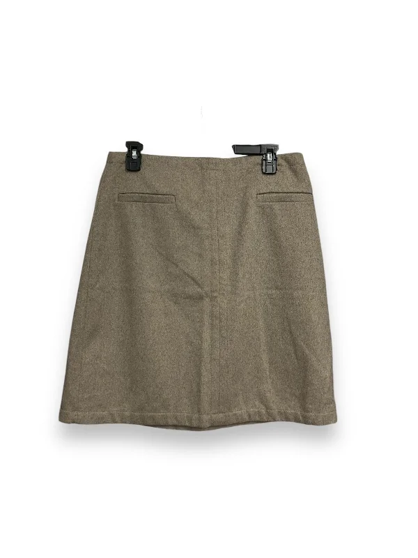 Casual Sports Suit Casual Sports Suit Skirt Mini & Short By Ann Taylor In Brown, Size: M Casual Sports Suit Casual Sports Suit Skirt Mini & Short By Ann Taylor In Brown, Size: M