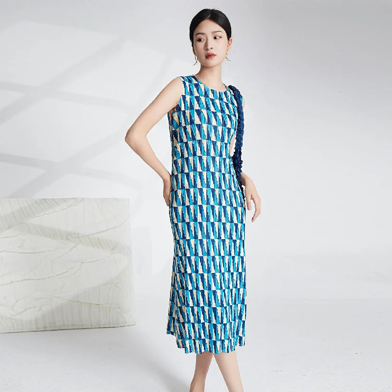 Soft Vintage Streetwear Soft Vintage Streetwear Miyake Pleated Printed Sleeveless Midi Dress