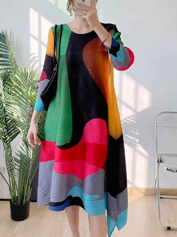 Bold Luxe Style Bold Luxe Style Miyake Pleated Contrast Print Midi Dress