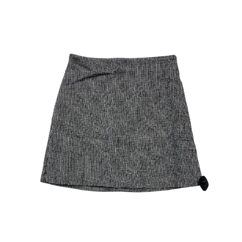 Personalized Layout Personalized Layout Skirt Mini & Short By Banana Republic In Black & White, Size: 8 Personalized Layout Personalized Layout Skirt Mini & Short By Banana Republic In Black & White, Size: 8