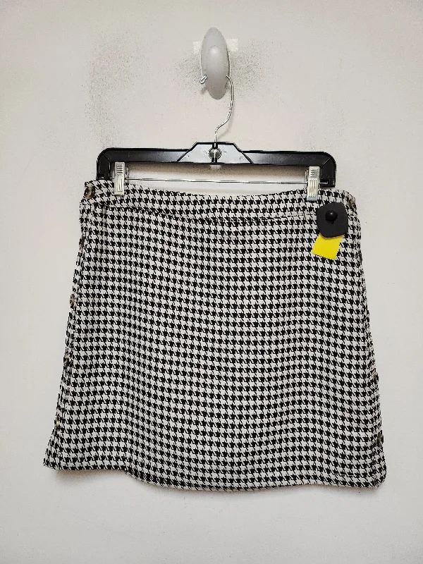Simple Classic Style Simple Classic Style Skirt Mini & Short By Sugar Lips In Black & White, Size: 8 Simple Classic Style Simple Classic Style Skirt Mini & Short By Sugar Lips In Black & White, Size: 8