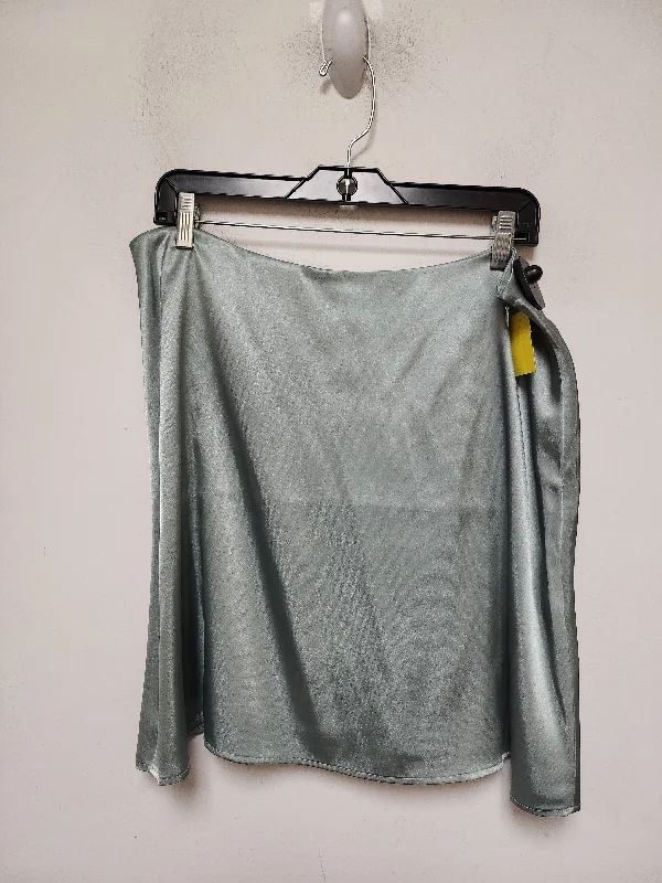 Simple Casual Feeling Simple Casual Feeling Skirt Mini & Short By Calvin Klein In Green, Size: 14 Simple Casual Feeling Simple Casual Feeling Skirt Mini & Short By Calvin Klein In Green, Size: 14