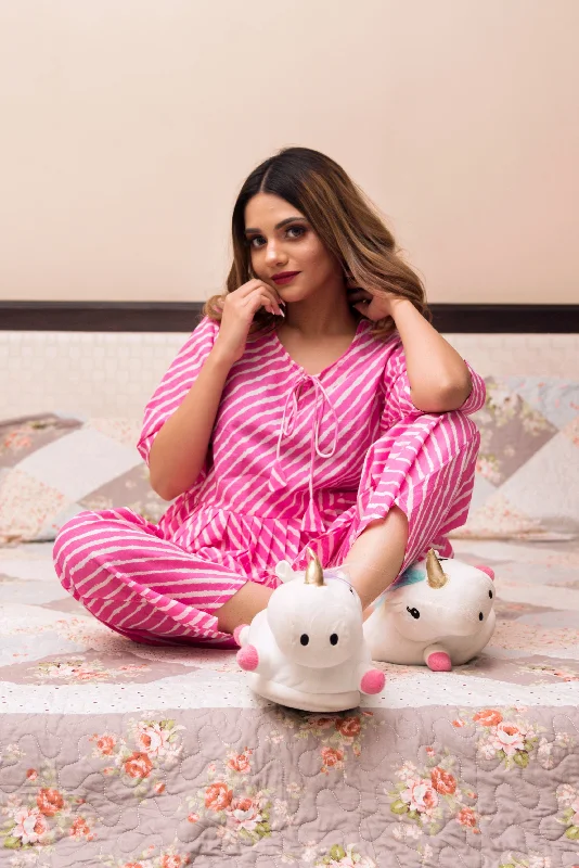 Simple Fashion Simple Fashion Women's leheriya print cotton night set - Pomcha Jaipur Simple Fashion Simple Fashion Women's leheriya print cotton night set - Pomcha Jaipur