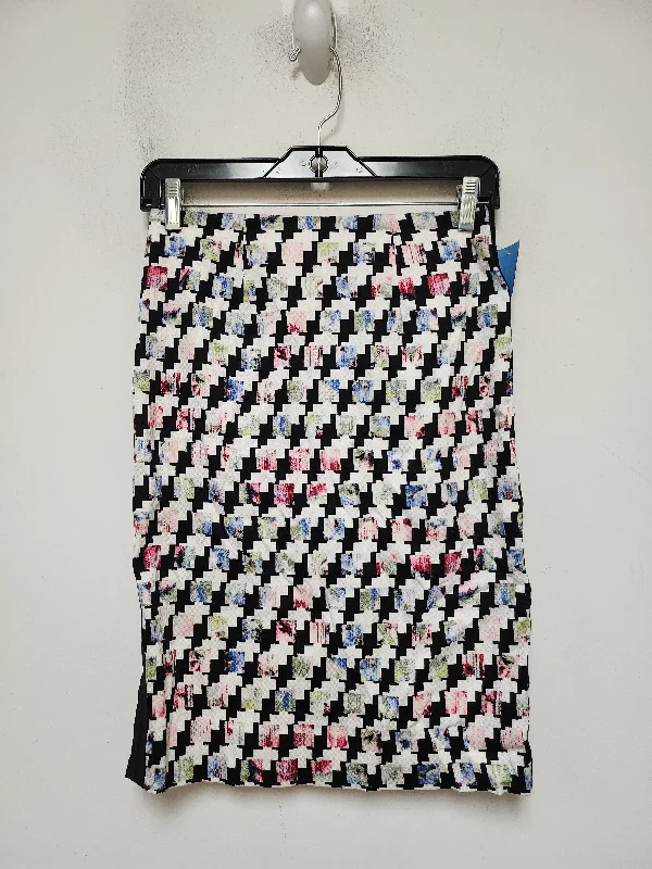 Romantic Snowflake Design Romantic Snowflake Design Skirt Midi By White House Black Market In Multi-colored, Size: 0 Romantic Snowflake Design Romantic Snowflake Design Skirt Midi By White House Black Market In Multi-colored, Size: 0