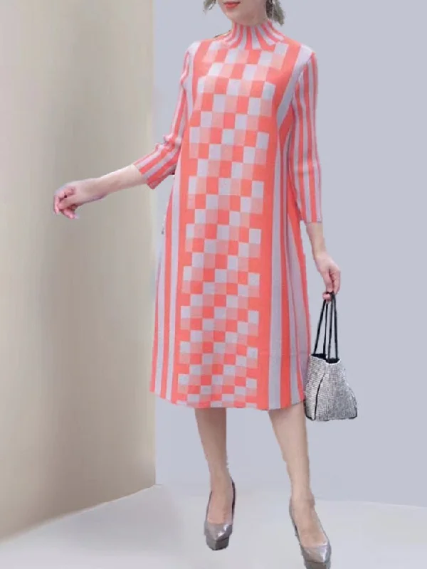 Elegant And Generous Elegant And Generous Miyake Pleated Plaid O-Neck Midi Dress