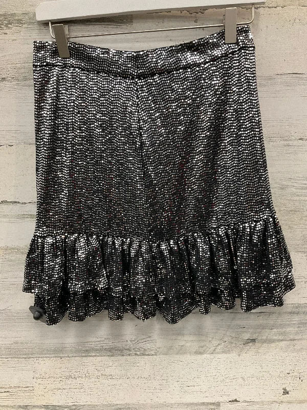 Bold Luxe Style Bold Luxe Style Skirt Mini & Short By Michael By Michael Kors In Silver, Size: 2 Bold Luxe Style Bold Luxe Style Skirt Mini & Short By Michael By Michael Kors In Silver, Size: 2