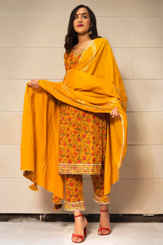 Elegant And Unique Charm Elegant And Unique Charm Women's mustard yellow hand block print kurta set - Pomcha Jaipur Elegant And Unique Charm Elegant And Unique Charm Women's mustard yellow hand block print kurta set - Pomcha Jaipur