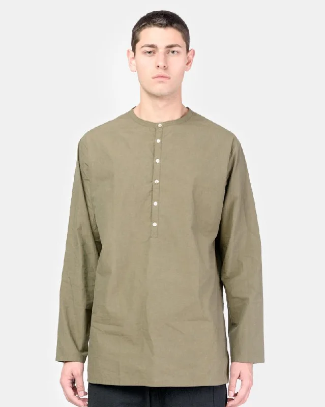 Romantic Skirt Design Romantic Skirt Design Poolside Popover Shirt in Green