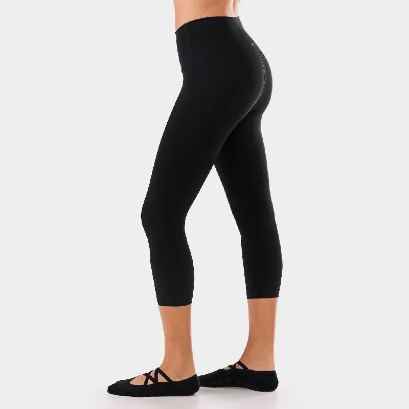 Romantic Off-Shoulder Style Romantic Off-Shoulder Style TaviSculpt™ High Waisted Crop Leggings Romantic Off-Shoulder Style Romantic Off-Shoulder Style TaviSculpt™ High Waisted Crop Leggings