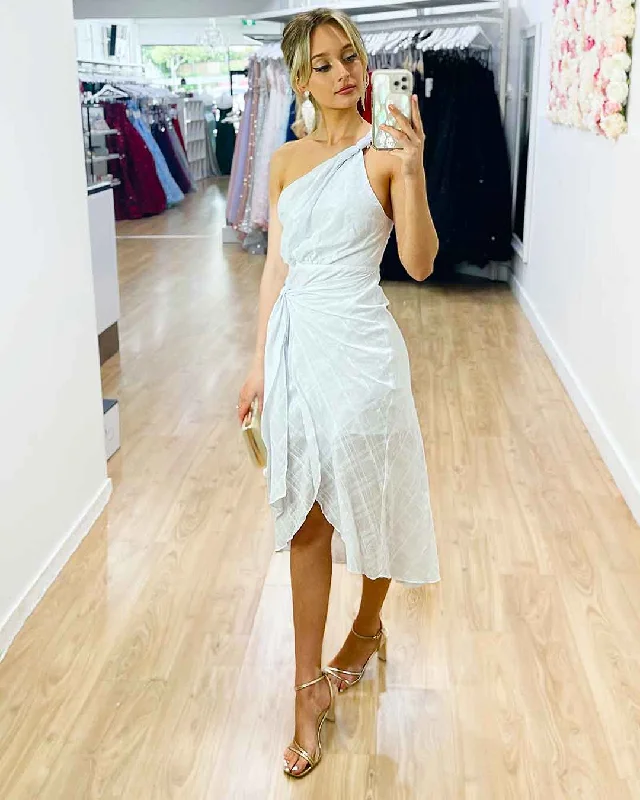 Effortless Vintage Look Effortless Vintage Look Olivia One Shoulder Midi Dress - White Effortless Vintage Look Effortless Vintage Look Olivia One Shoulder Midi Dress - White