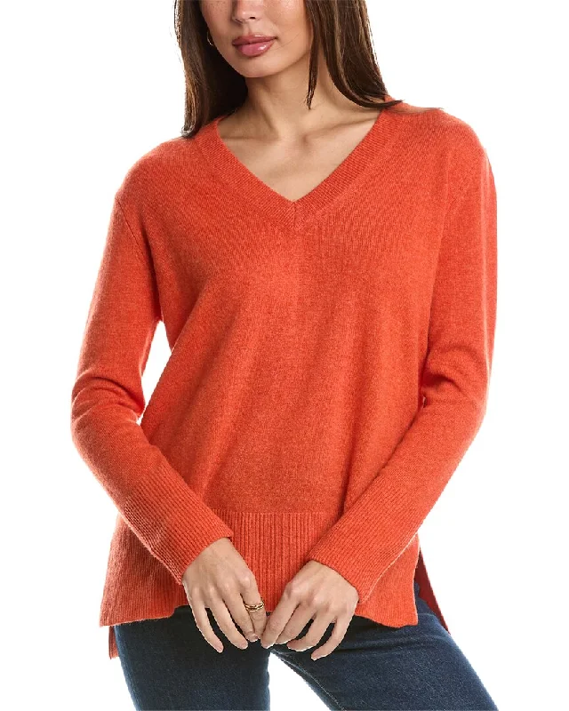 Romantic Snowflake Design Romantic Snowflake Design Forte Cashmere High-Low Seamed V-Neck Cashmere Sweater Romantic Snowflake Design Romantic Snowflake Design Forte Cashmere High-Low Seamed V-Neck Cashmere Sweater