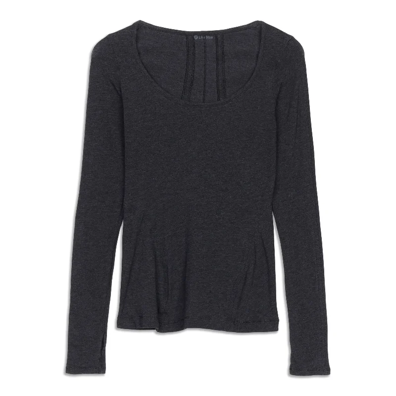 Effortless Vintage Look Effortless Vintage Look Heart Ease Long Sleeve Shirt - Resale Effortless Vintage Look Effortless Vintage Look Heart Ease Long Sleeve Shirt - Resale