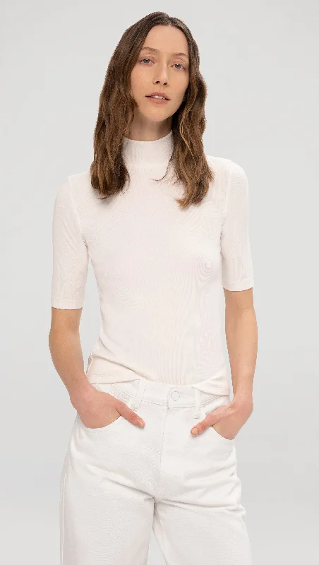 Simple Casual Feeling Simple Casual Feeling Mock Neck Tee in Ribbed Cotton | White