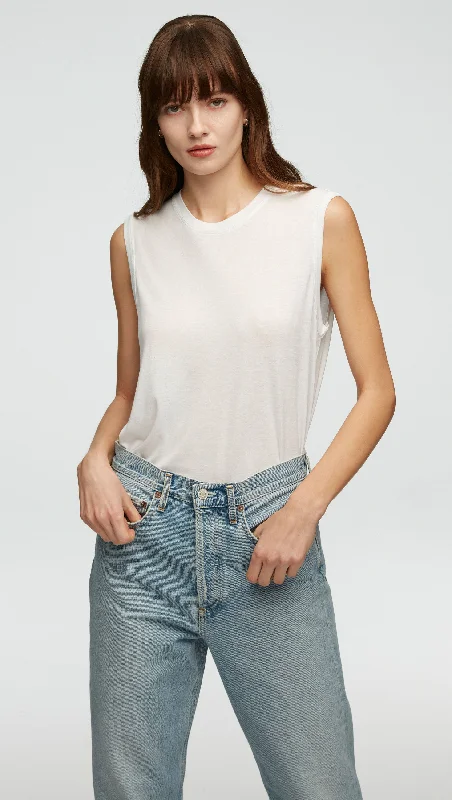 Elegant And Noble Style Elegant And Noble Style Sleeveless Tee in Viscose Jersey | White Elegant And Noble Style Elegant And Noble Style Sleeveless Tee in Viscose Jersey | White