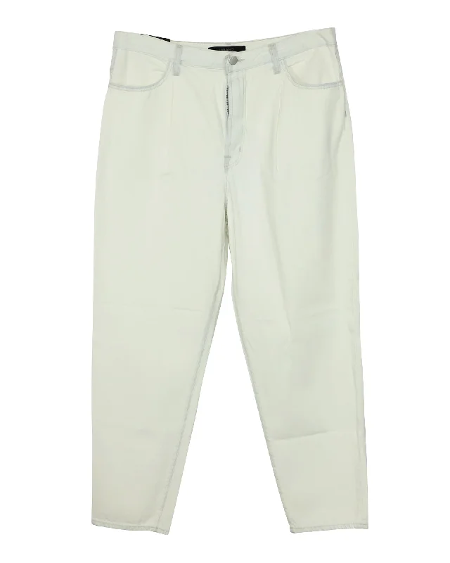 Casual Relaxed Chic Casual Relaxed Chic J Brand Pleated Peg Jeans in White Cotton