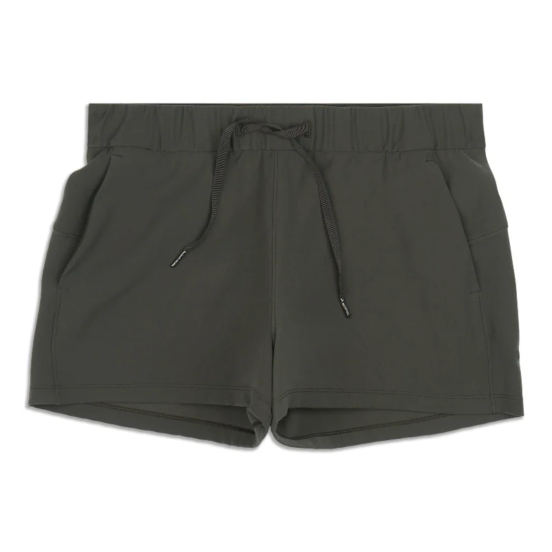 Romantic Exquisite Style Romantic Exquisite Style On The Fly Mid Rise Short - Resale Romantic Exquisite Style Romantic Exquisite Style On The Fly Mid Rise Short - Resale