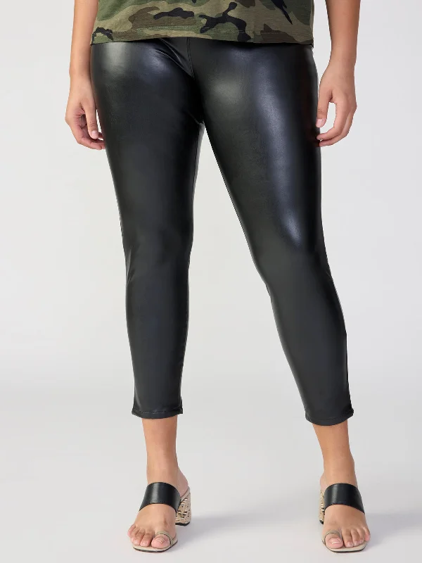Simple Daily Wear Simple Daily Wear Runway High Rise Legging Slick Black Inclusive Collection Simple Daily Wear Simple Daily Wear Runway High Rise Legging Slick Black Inclusive Collection